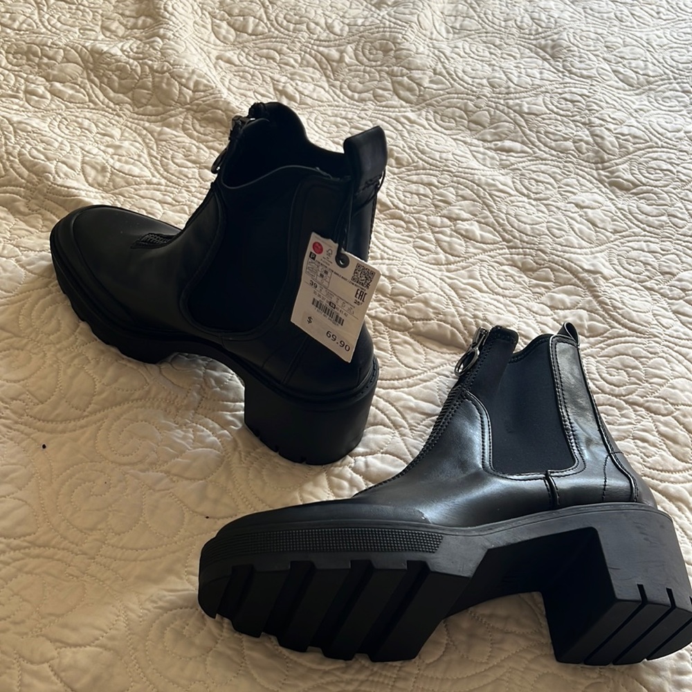 Zara NWT boots MSRP $69.90